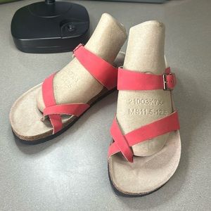 Cliffs by White Mountain.  Woman’s Sandel size 8M Coral color / buckle closure